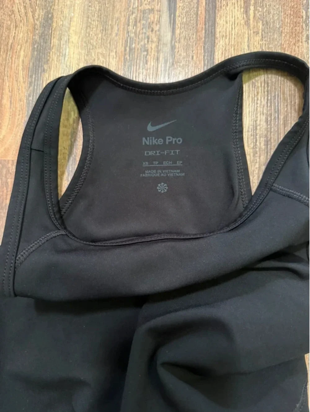 Pro cropped high neck tank size XS